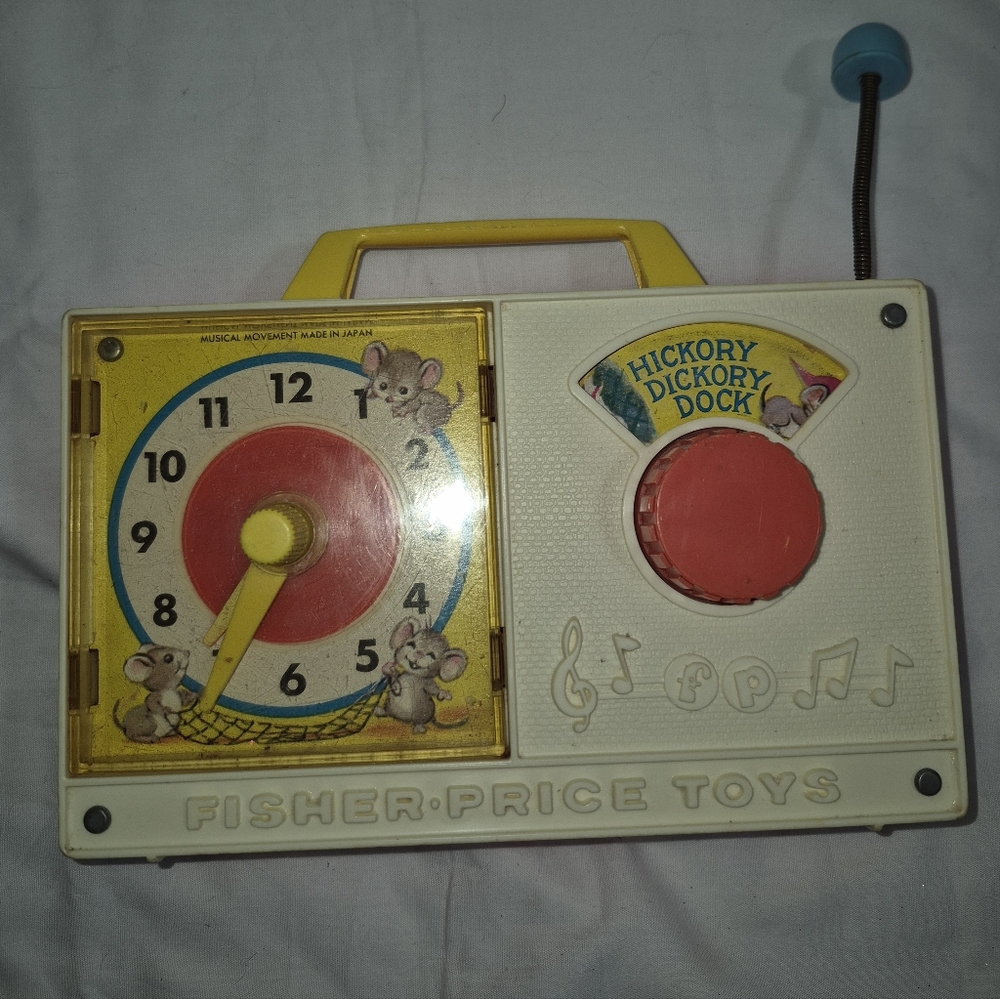 Vintage 1979 Music Box Clock Radio #107